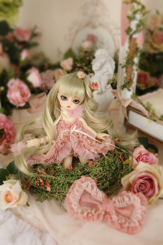 Æshley, Groove, Action/Dolls