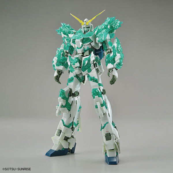 RX-0 Unicorn Gundam (Luminous Crystal Body), Kidou Senshi Gundam UC, Bandai Spirits, Model Kit, 1/100