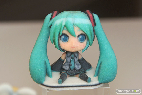 Hatsune Miku, Vocaloid, SEGA, Trading